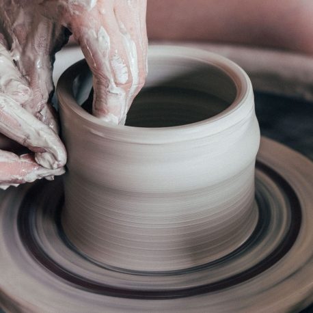 throwing pottery on the wheel beginners class